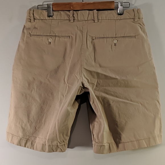 GAP khaki shorts - Picture 2 of 2